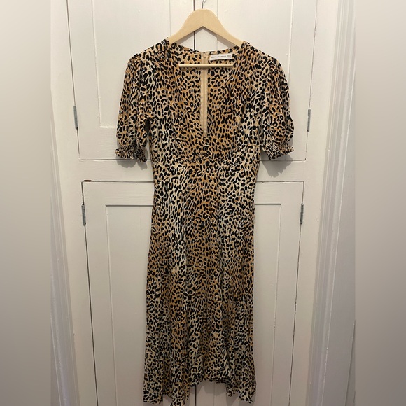 Faithfull the Brand Marie Louise midi dress in a leopard print. - Picture 3 of 9